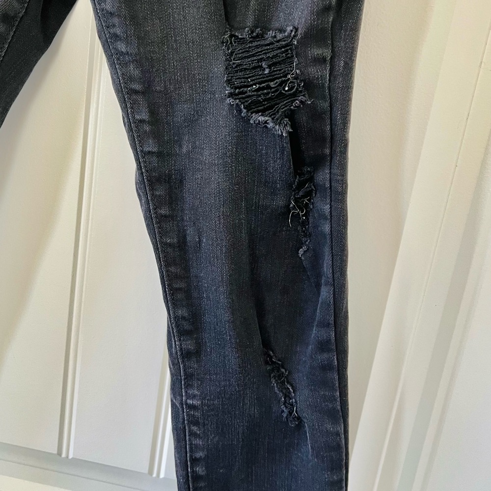 Forever 21 Distressed High-waisted Stretch 5-pocket Curvy Fit Black Skinny Jeans - Picture 9 of 11